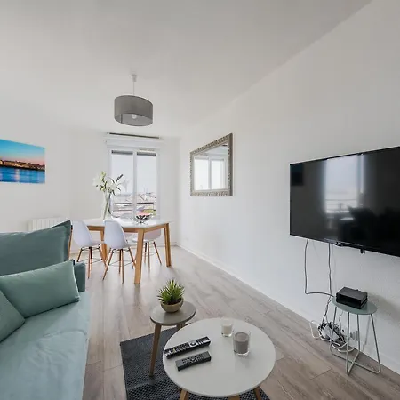 Luckey Homes - Avenue Emile Counord Apartment *
